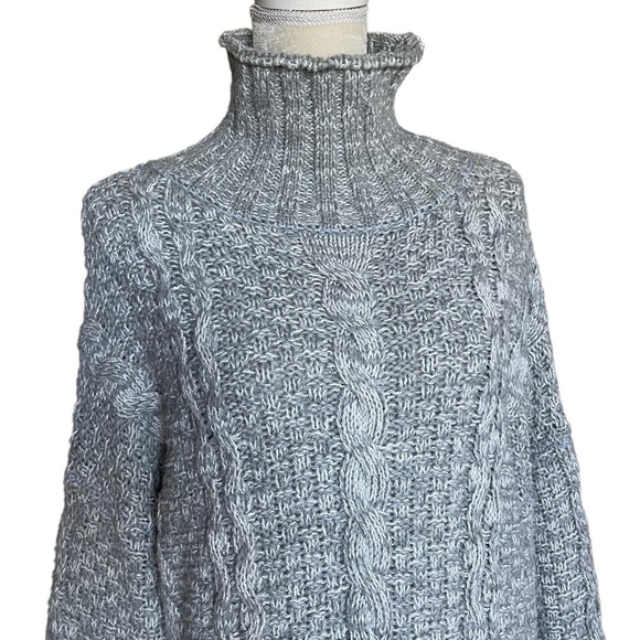 𝅺Racheal Wool Blend Turtle Neck Chunky Cable Knit Gray Sweater Women’s S - Picture 2 of 8